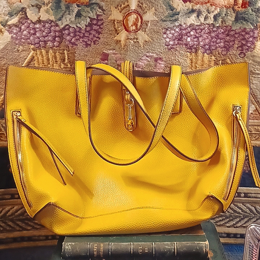 Woman's SUNNY YELLOW TOTE